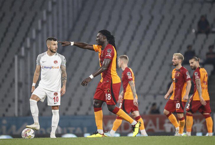 Galatasaray'ın emeklilik paylaşımında Gomis'in fotoğrafı taraftarın tepkisini çekti! G2