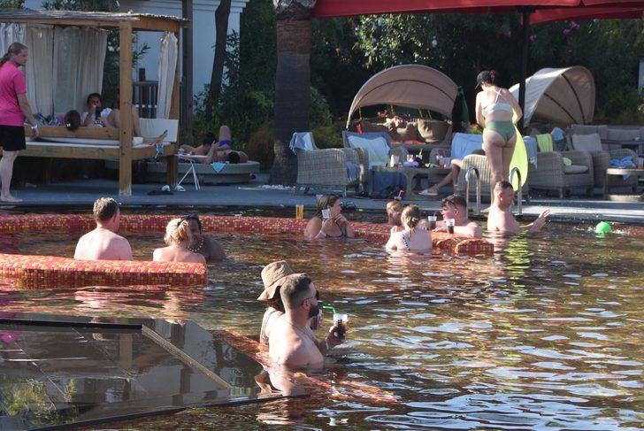 Yeni eğitim öğretim yılı başlıyor! Bodrum'da yerli turist azaldı, plajlar yabancı turistlere kaldı G5