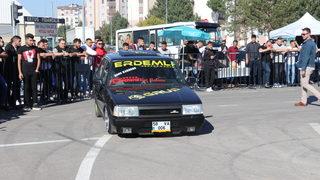 Modifiye araç tutkunları Sivas'ta buluştu