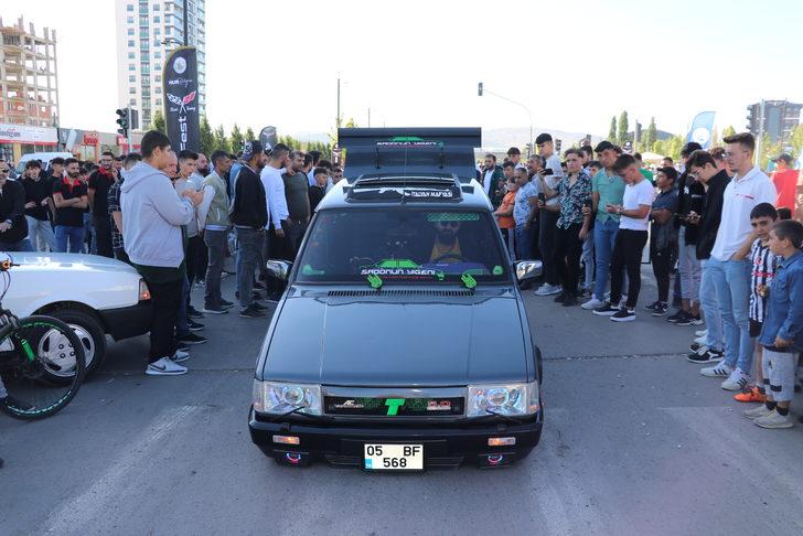 Modifiye araç tutkunları Sivas'ta buluştu G5