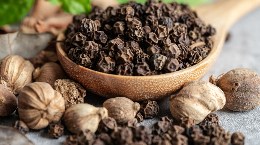 Kimse bu etkilerini bilmiyor! Doğal ağrı kesici olan defne tohumunun faydaları saymakla bitmiyor