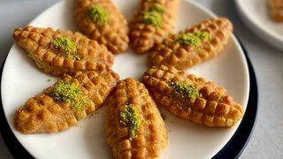 Tam pastanedekilerin tadında: Kıyır kıyır kalburabastı tarifi! Kalburarabastı nasıl yapılır?