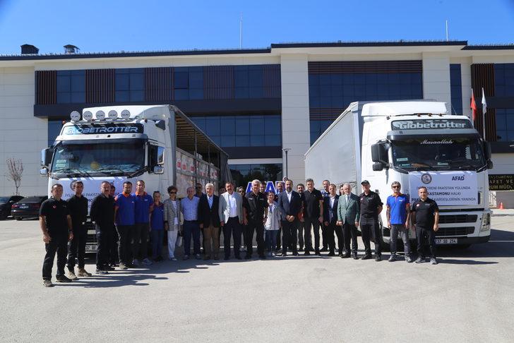 Pakistan'daki selzedeler için Kastamonu'dan 2 yardım tırı gönderildi G1
