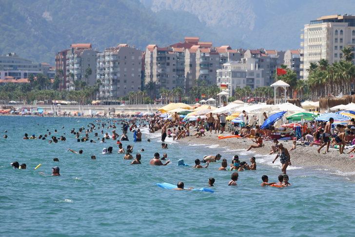 Antalya sahillerinde yoğunluk azaldı G2