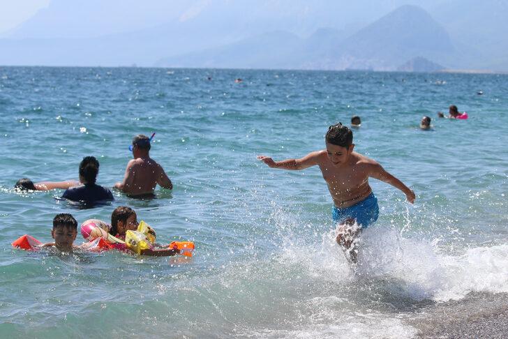 Antalya sahillerinde yoğunluk azaldı G5