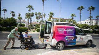 Mersin'de engelli damat adayı nikaha engelli transfer aracıyla gitti