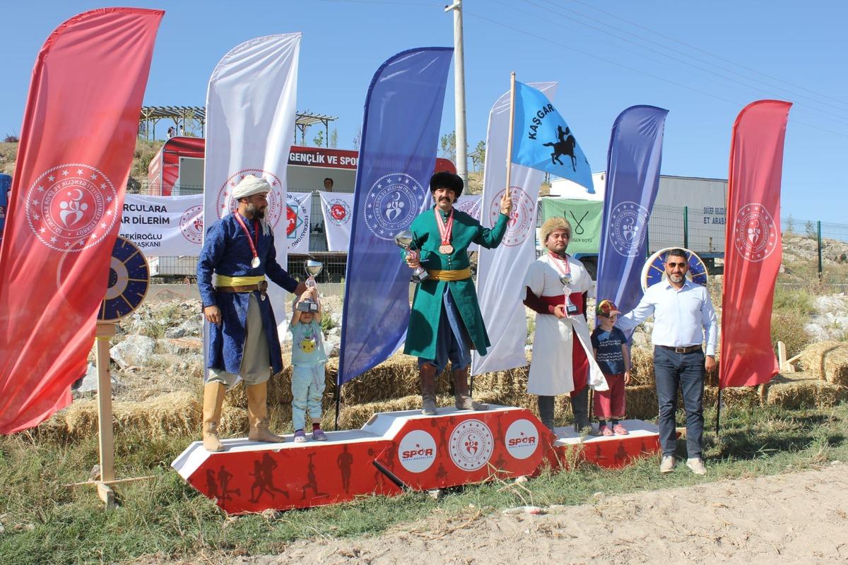 Atlı Ok&ccedil;uluk T&uuml;rkiye Şampiyonası yarı final yarışları Afyonkarahisar'da sona erdi