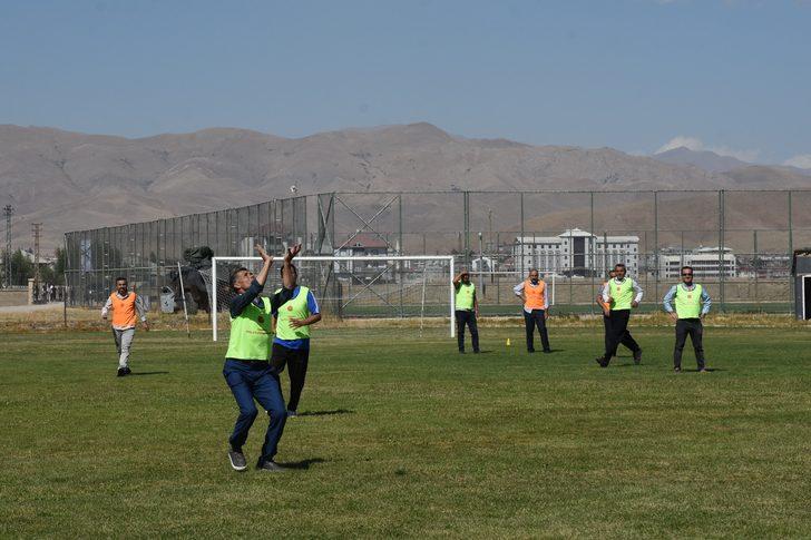 Hakkari'nin beyzbolu "holane"nin tanıtım etkinliği düzenlendi G3
