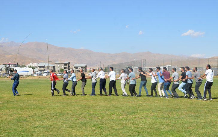 Hakkari'nin beyzbolu "holane"nin tanıtım etkinliği düzenlendi G5