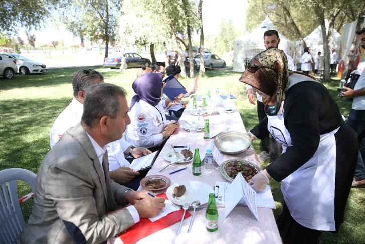 Uluslararası Çubuk Turşu ve Kültür Festivali'nde yöresel yemekler yarıştı