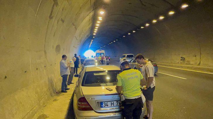 Kocaeli'de iki otomobilin çarpışması sonucu 2 kişi yaralandı G3