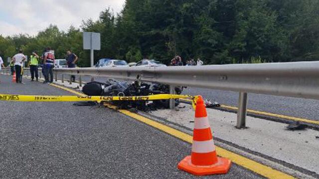 Düzce'de korkunç kaza! Motosiklet refüje çarptı, iki kişi hayatını kaybetti...
