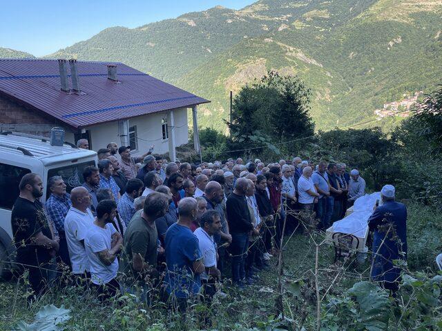 Trabzon'da vefat eden kuzenlerin cenazeleri aynı gün toprağa verildi