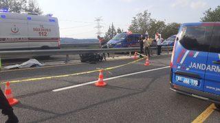 Düzce'de bariyerlere çarpan motosikletteki 2 genç öldü