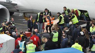 Bişkek'te düşen uçağın mürettebatının cenazelerine hüzünlü karşılama