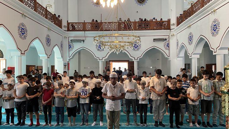 İstanbul'da "Hayat namazla güzeldir" etkinliği düzenlendi G2