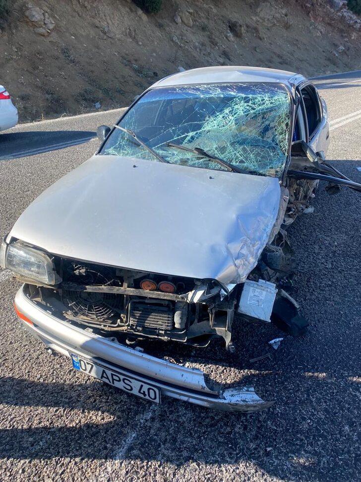 Muğla'da 3 otomobilin karıştığı kazada 7 kişi yaralandı G3