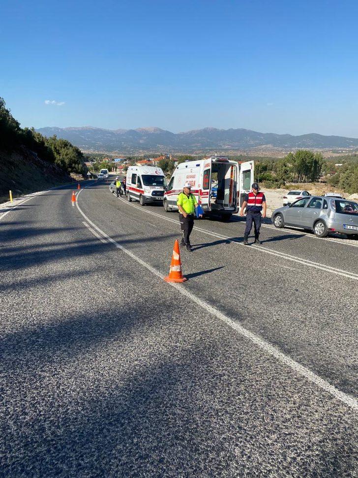 Muğla'da 3 otomobilin karıştığı kazada 7 kişi yaralandı G4