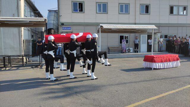 İstanbul'da silahın kazayla patlaması sonucu vefat eden polis için cenaze töreni