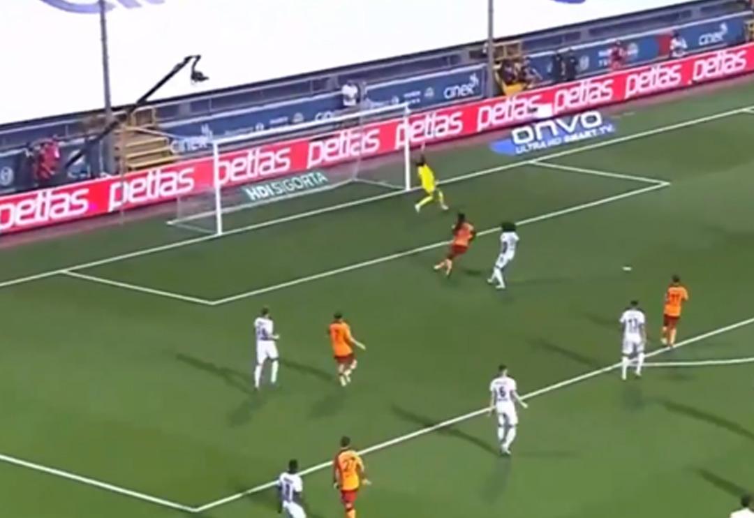 Galatasaray'da Sergio Oliveira direkleri kırıyordu! Hamit Altıntop T&uuml;rkiye g&uuml;ndemine oturdu