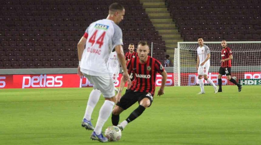 Gaziantep FK'dan beklenmedik puan kaybı! Ümraniyespor çelme taktı