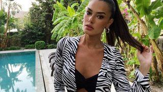 O Ses Türkiye sunucusu Saadet Özsırkıntı sarı mini elbisesiyle hayran bıraktı!