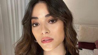 Aziz dizisinin Efnan'ı Simay Barlas mini etekli poz verdi!  