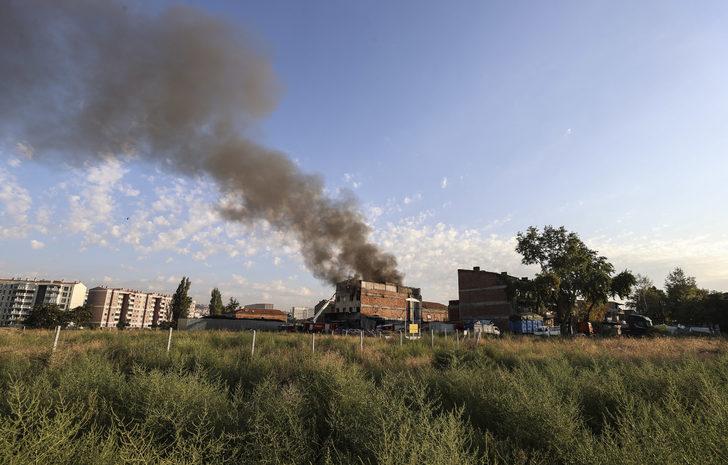 Ankara'da atık kağıt deposunda çıkan yangın söndürüldü G1