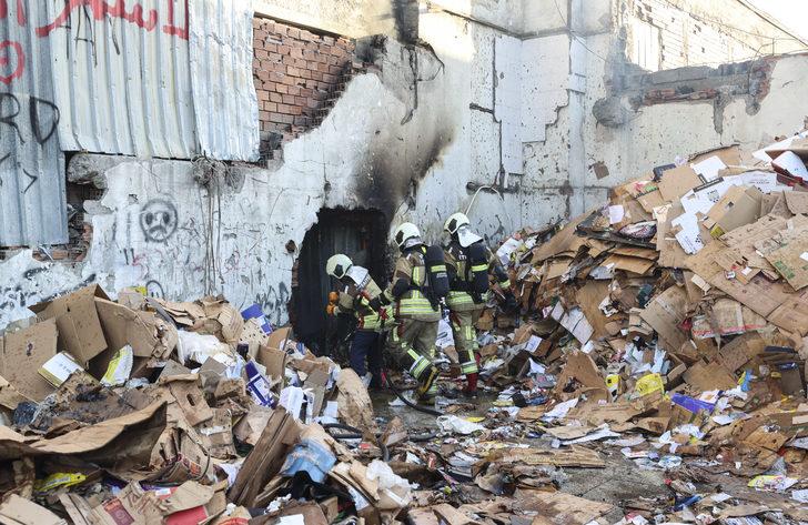 Ankara'da atık kağıt deposunda çıkan yangın söndürüldü G5