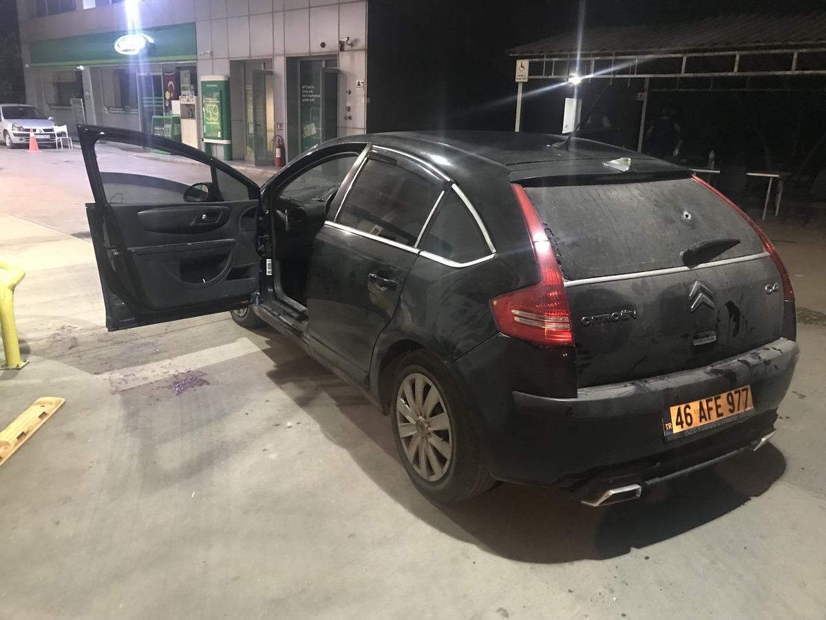 Antalya'da silahlı kavgada 1 kişi &ouml;ld&uuml;, 3 kişi yaralandı