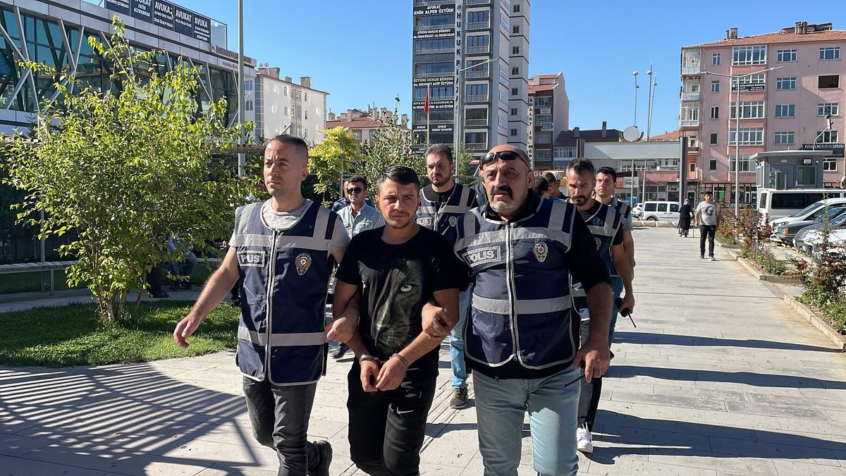 Niğde'deki cinayetle ilgili 4 zanlı g&ouml;zaltına alındı