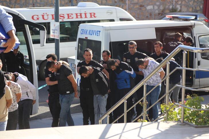 Nevşehir'deki uyuşturucu operasyonunda yakalanan 33 şüpheli adliyede G2