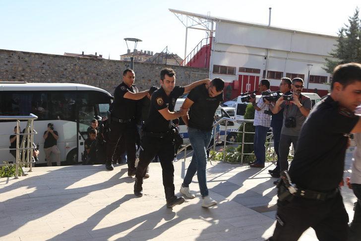 Nevşehir'deki uyuşturucu operasyonunda yakalanan 33 şüpheli adliyede G4