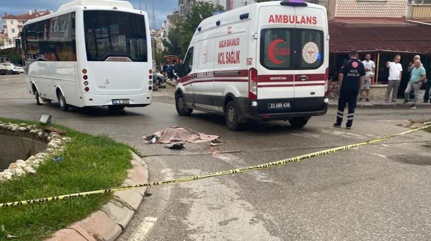 Edirne'de yolcu minibüsünün çarptığı kadın öldü