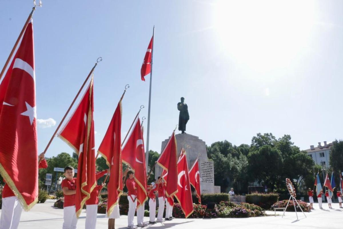Antalya ve &ccedil;evre illerde yeni eğitim &ouml;ğretim yılı başladı