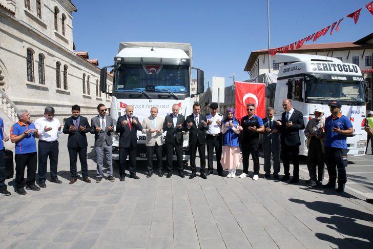 Pakistan'daki selzedeler için Sivas'tan 2 yardım tırı gönderildi G2