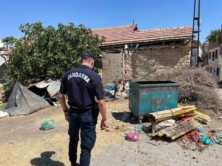 Gaziantep'te çöp konteynerinin yanında bebek cesedi bulundu G2