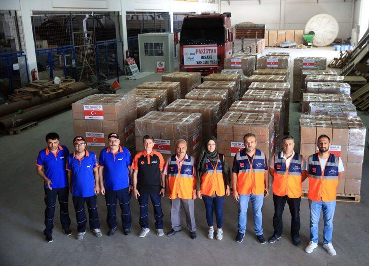 Pakistan'daki selzedeler için Uşak'tan iki araçla yardım gönderildi G3