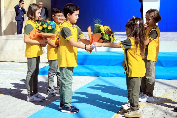 Konya ve çevre illerde yeni eğitim öğretim yılı başladı G1