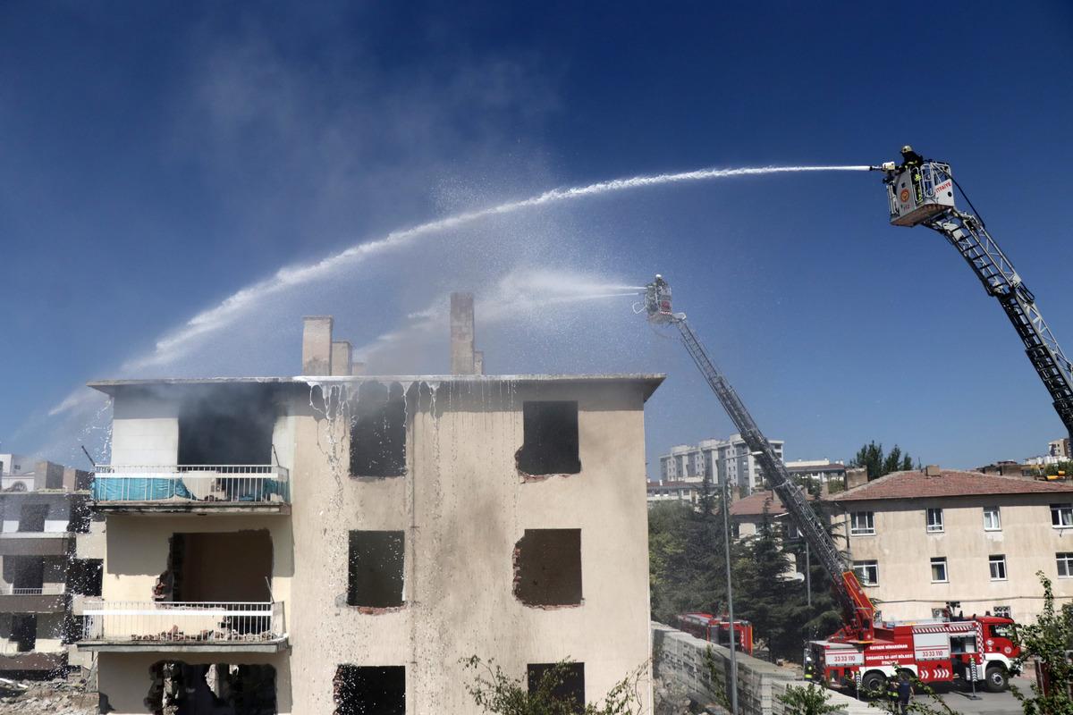 Kayseri'de 6 ilden 3 bin kişinin katılımıyla deprem tatbikatı yapıldı