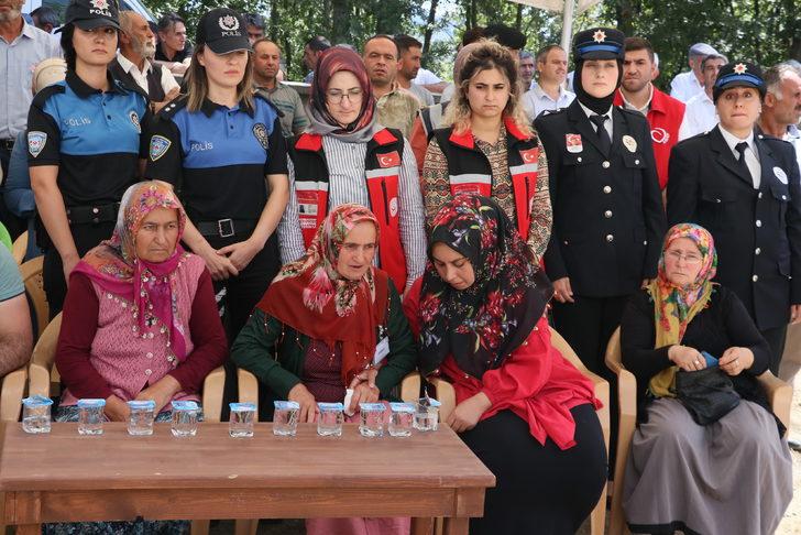 İstanbul'da silahın kazayla patlaması sonucu vefat eden polis, son yolculuğuna uğurlandı G2