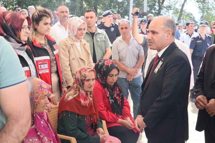 İstanbul'da silahın kazayla patlaması sonucu vefat eden polis, son yolculuğuna uğurlandı G5