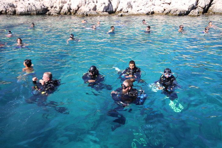 Burdurlu lise öğrencileri Kaş'ta dalış yaparak derin maviliği keşfetti G4