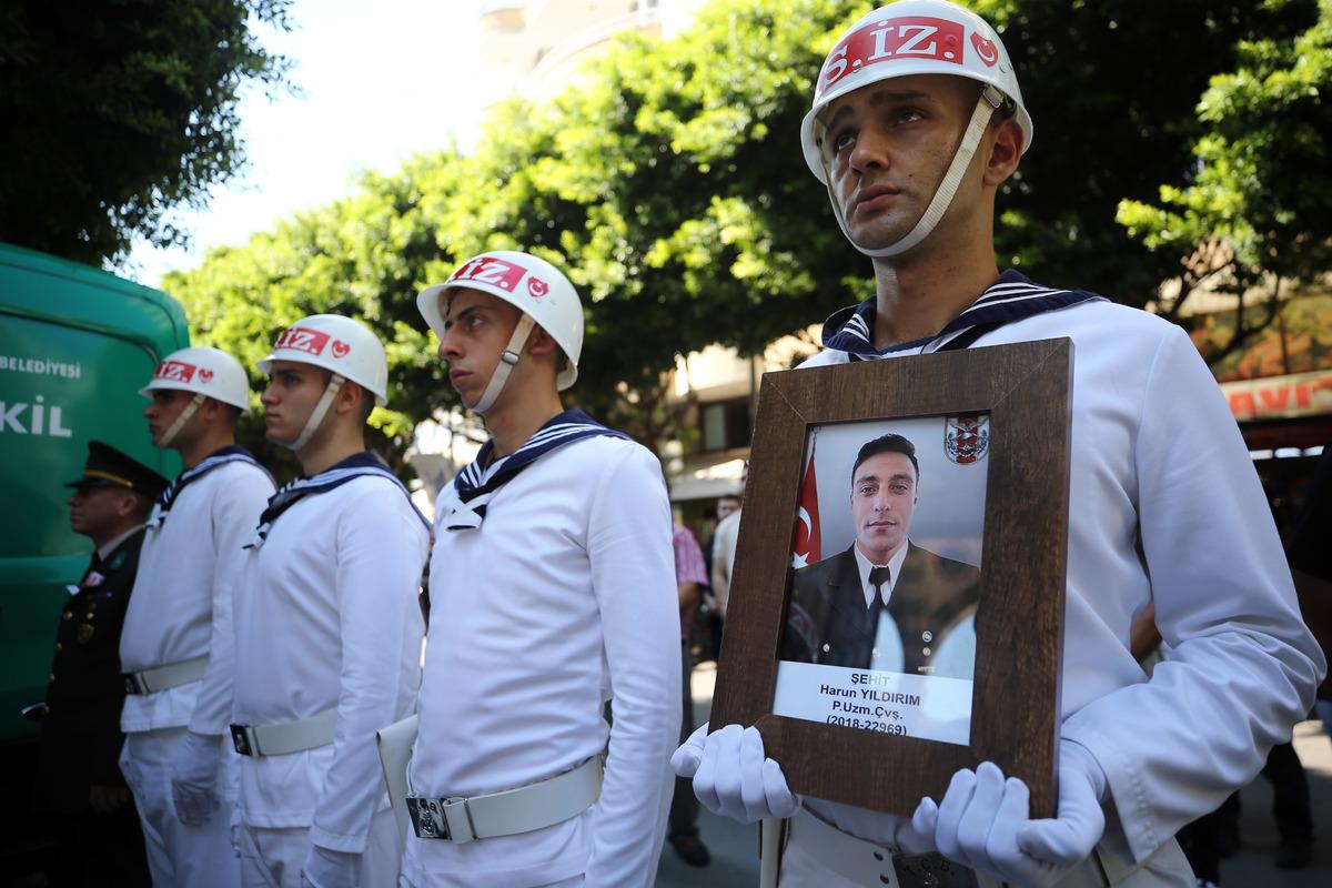 Şehit Uzman &Ccedil;avuş Harun Yıldırım, Mersin'de son yolculuğuna uğurlandı