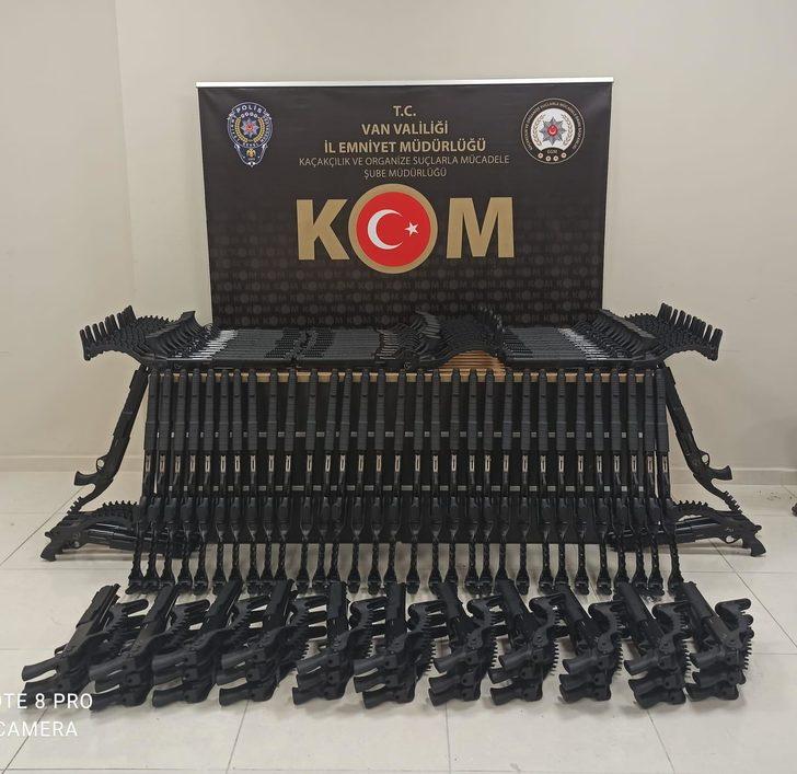 Van'da 80 av tüfeği ile gümrük kaçağı malzemeler ele geçirildi G4