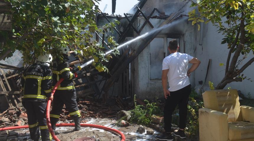 Amasya'da iki evde &ccedil;ıkan yangın s&ouml;nd&uuml;r&uuml;ld&uuml;