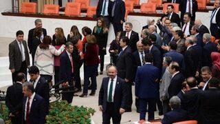 TBMM'de kadın vekiller arasında arbede