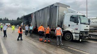 Anadolu Otoyolu'nda zincirleme trafik kazası nedeniyle ulaşım aksadı