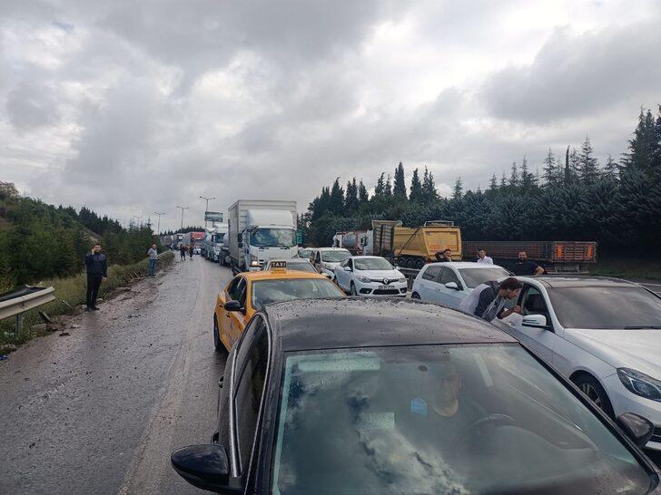 Anadolu Otoyolu'nda zincirleme trafik kazası nedeniyle ulaşım aksadı G2