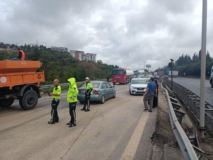 Anadolu Otoyolu'nda zincirleme trafik kazası nedeniyle ulaşım aksadı G4